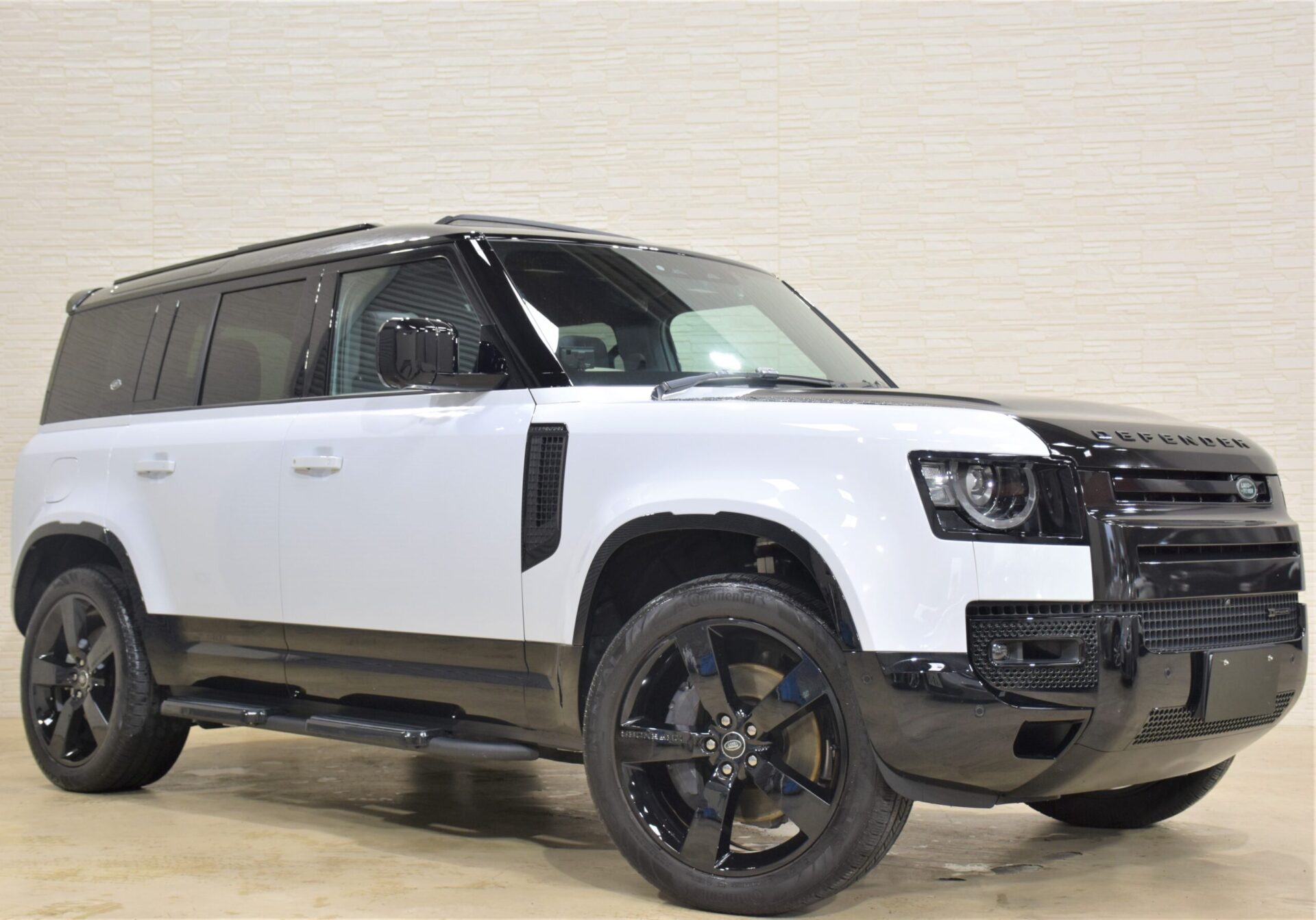 ランドローバー ディフェンダー 90 S 2.0L P300 4WD（価格:758万
